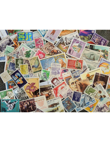 Lot de 3 Pochettes de timbres Tous...
